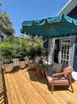 Charming 2-bedroom cottage in downtown Mount Dora with RV parking, pets welcome - 주방