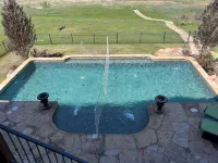 Lago Lounge, Enjoy Nature in a Family Retreat with Pool and Hot-Tub - Private Pool