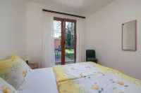 Air-conditioned apartment 250 m from the beach with private boat mooring - 2-Star