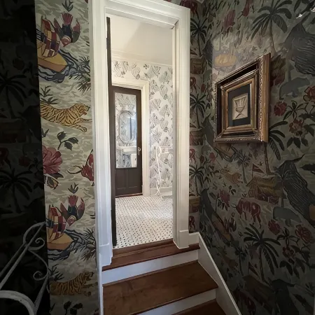 Quirky historic home, fully renovated! Designer interior! Plush linens! Firepit!
