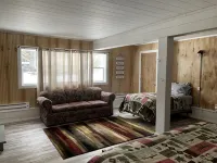 Cabin on the Eagle River Chain! Boat dock slip! Kayaks! Firewood for bonfires! - Wifi