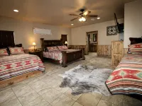 Beautiful 5/5.5 Home on 5 Acres w/Private Pool. River Access 2 m. Away Hotels in Real County