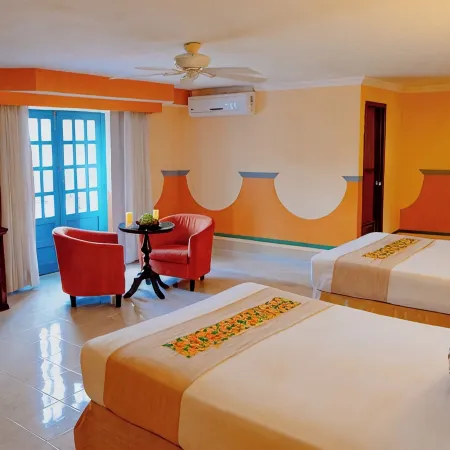 Hotel Plaza Colonial