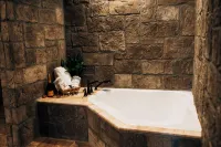 The Inn at Zaca Creek - Hot Tub