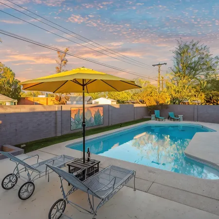 Lester Place: Retro-Inspired Artist’s Escape with Pool!