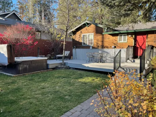 Trendy West Side │Walk to Breweries & Food Carts │Hot Tub │Fenced Outdoor Space