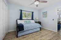 CHARMING BEACH COTTAGE FULLY REMODELED - Bungalows