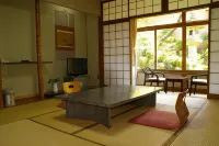 Itaniya - parking