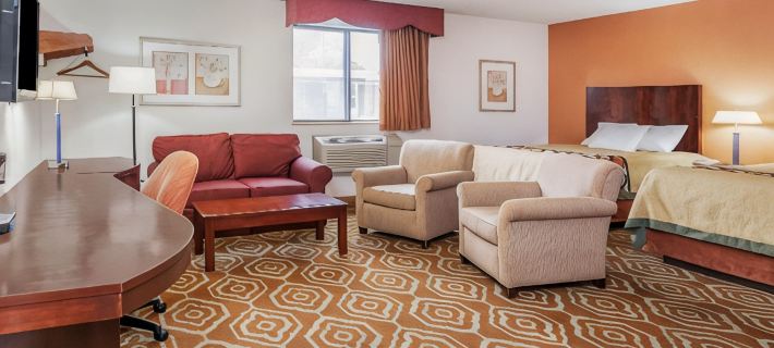 Super 8 by Wyndham Sterling Heights/Detroit Area Hotels in Macomb County