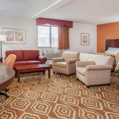 Super 8 by Wyndham Sterling Heights/Detroit Area