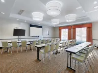 La Quinta Inn & Suites by Wyndham Starkville at MSU Hotels in Oktibbeha County