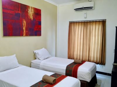 Tirta Kencana Hotel & Garden Resto