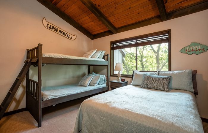Heart of Massanutten Mountain Views, Pool & Summer Fun for the Whole Family