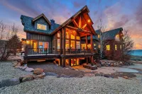Luxury Bear Lake Home -The Moose -Theater, Pickleball, Sports Court, Pool/Hottub