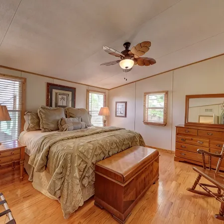 River Hollow Retreat