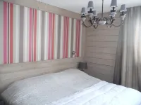 COURCHEVEL 1650, stand. apartment sleeps 8, 100 m gondola, covered parking.