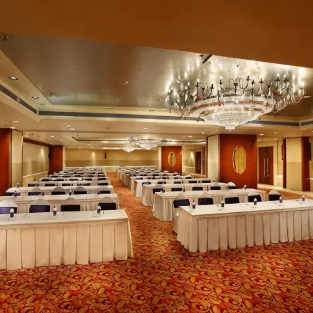 Mahagun Sarovar Portico Suites
