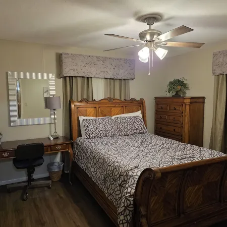 "Abbie's Place: Spacious 4Br Sanctuary with Sunroom and Private Backyard"