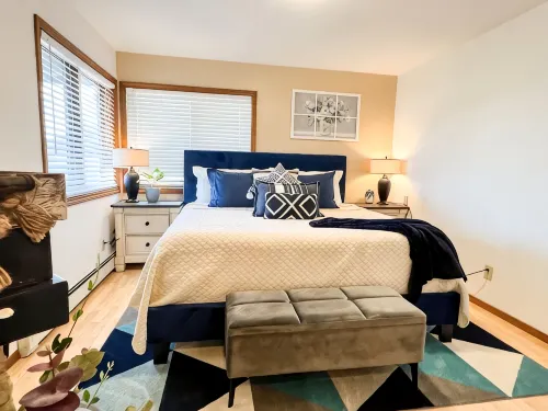Delightful 3-bedroom house with WiFi in Juneau, AK, centrally located. - Homestays