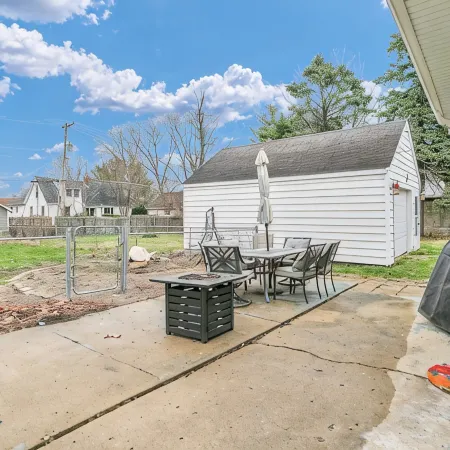 The Charming Home: 3-bedroom house, blocks to downtown Champaign, with WiFi, AC