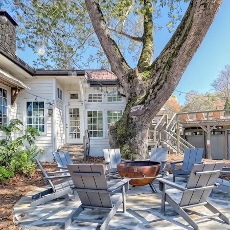 Lake Burton - Timpson Cove Luxury Cottage