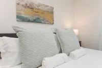 2 BD/1 BA Home- Wine Country Getaway - balcony
