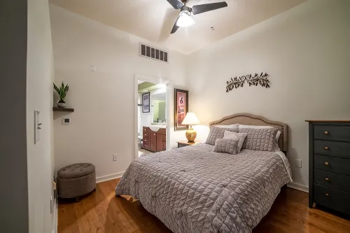 Quaint Studio in First Ward - Condos