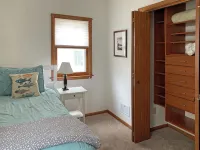 Pewaukee Lakefront Retreat: Pontoon+Jet Ski Available: Private Pier: Sleeps 8