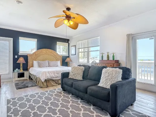 Walk One Block to Beach, Pool, Spacious for Families, Sleeps 12 - 4-Star