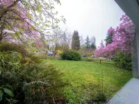 Stylish Remodeled 2BR Retreat - Near Seattle - Peaceful, Clean, & Modern - Wifi