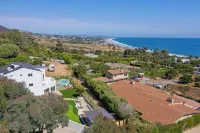 NEW!!! Ocean View Malibu Modern Home w/ Mini Golf & Spa
