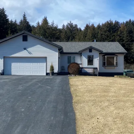 Emerald Isle Getaway - Tremendous 3-bedroom house with WiFi in Kodiak