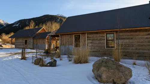 Cozy, Rustic Cabins near Chico Hot Springs & only 35 mins to YELLOWSTONE PARK!! - Chalets