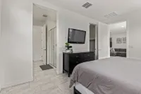Walk to State Farm Stadium & Desert Diamond Arena - 4-Star