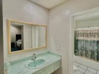 Tropic West Motel Hotels in Bell