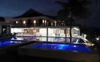 Nirvana Resort Puerto Galera - Hot Tub