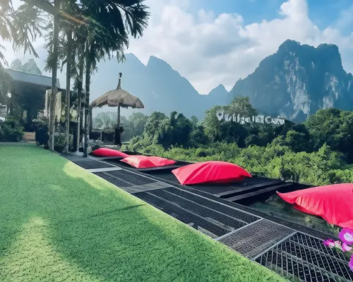 Bridge Hill Cafe Glamping Hotels in Amphoe Phanom