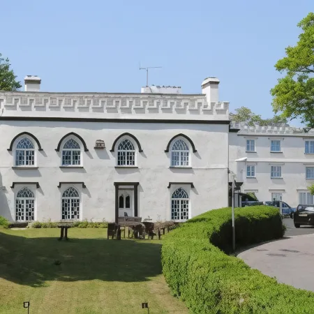 Royal Glen Hotel