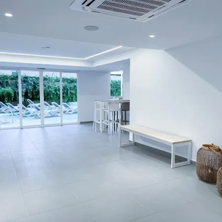 Trebol One Apartments by Mc