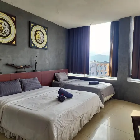 The Rest Phuket Отели рядом с достопримечательностью «Площадь Robinson Ocean»