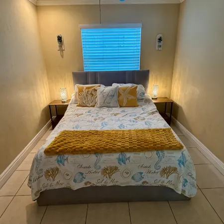 Heated Pool and Spa-3B/2B Waterfront on Canal close to the Beach