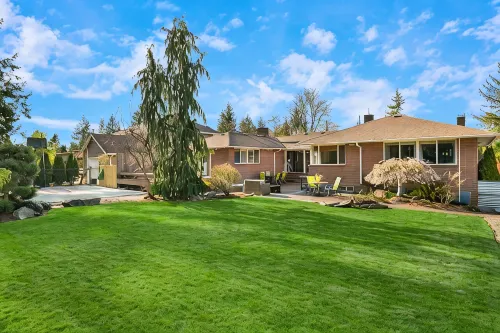 Luxury 4 bd/3ba Family Home near Ocean, Airport,  & Seattle XL yard w/sportcourt - Wifi