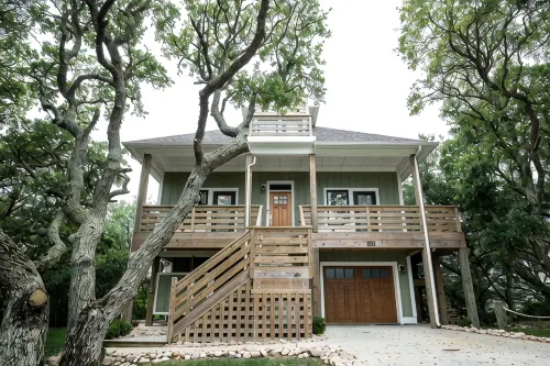 Modern Soundfront Studio, Pier access, Sunsets, Fishing, Watersports, Beach - 4-Star