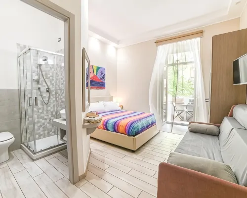 Residenza Suarez Hotels near Ospedale Monaldi