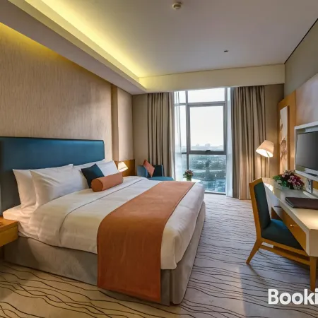 Royal Continental Hotel Отели рядом с достопримечательностью «Торговый центр City Centre Deira»