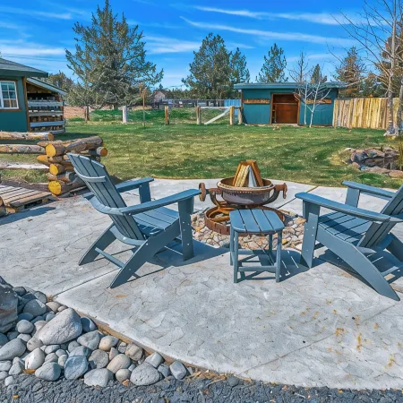 Cozy cabin just outside Sisters, pet friendly, great Mountain View’s, WiFi, & AC