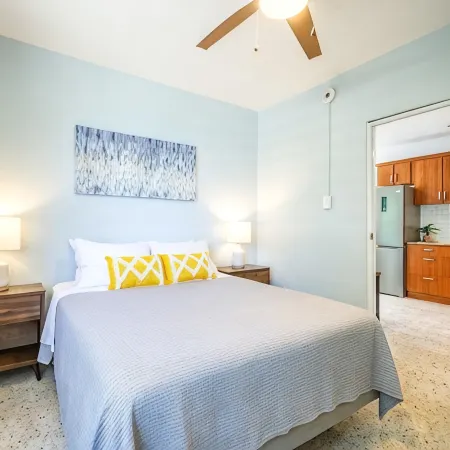 Roadside Apartment of Beachfront Property! AC & WiFi