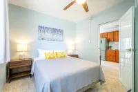Roadside Apartment of Beachfront Property! AC & WiFi
