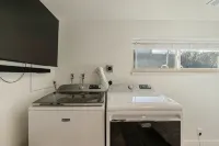 配備街機遊戲室和泳池的度假屋，適合家庭入住！ - Wi-Fi