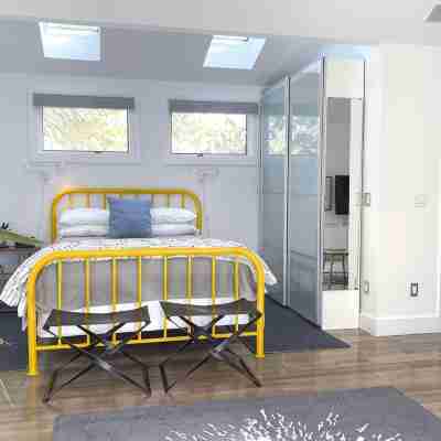 Honey House—beautiful Modern Loft Near with Uva, Monticello and Downtown Rooms